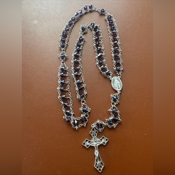 BEAUTIFUL DOUBLE BEADED ROSARY - PURPLE GLASSES BEADS. VINTAGE. - Picture 1 of 4
